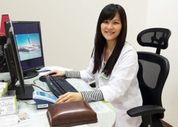 影音/中風、重病臥床無法出門　員榮居家團隊到府治療拯救一個家庭