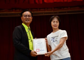 彰市長青大學結業式　林世賢市長指示開AI課程