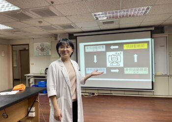 衛福部台南醫院神經科門診發現睡夢中拳打腳踢有可能是帕金森氏症前兆