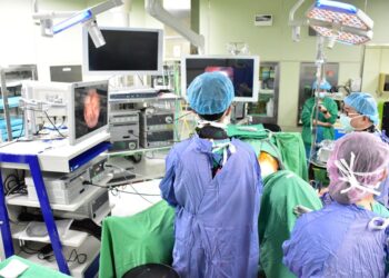 彰濱秀傳成功完成「雙鏡聯合碎石手術」　精準醫療幫助腎結石病人重獲新生