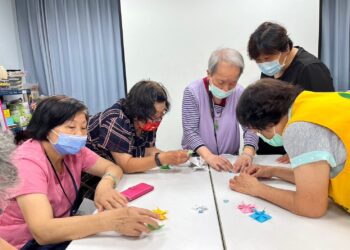 81歲梁媽再創人生的價值 成為郭綜合醫院銀髮學堂最友善的幫手