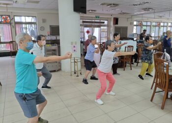 榮家近期興起一股八段錦運動　養成運動的習慣有助身心健康