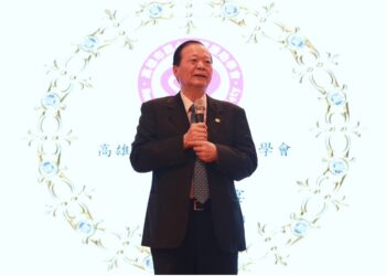 高醫大關皚麗教授率團赴印尼交流 印尼師生獻唱國歌觸動在場團員