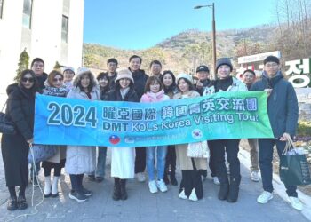 韓國醫美生技藥廠邀請藝群集團王正坤醫師參訪韓國生技產業如何進軍全球