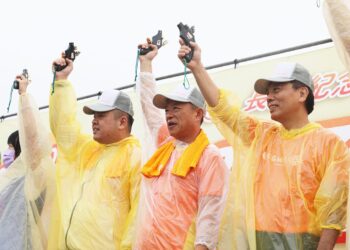 2024永慶盃路跑風雨中開跑　嘉義場跑者無懼風雨