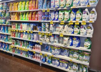 喜歡把衣服洗得又香又白？小心越洗越傷身！醫師教你避開洗衣精NG成分