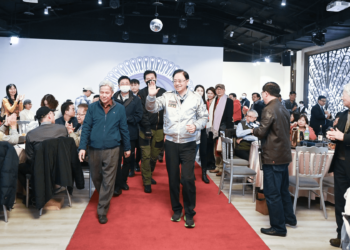 國防醫學校友齊聚 張善政感謝醫界貢獻 承諾加強醫療建設